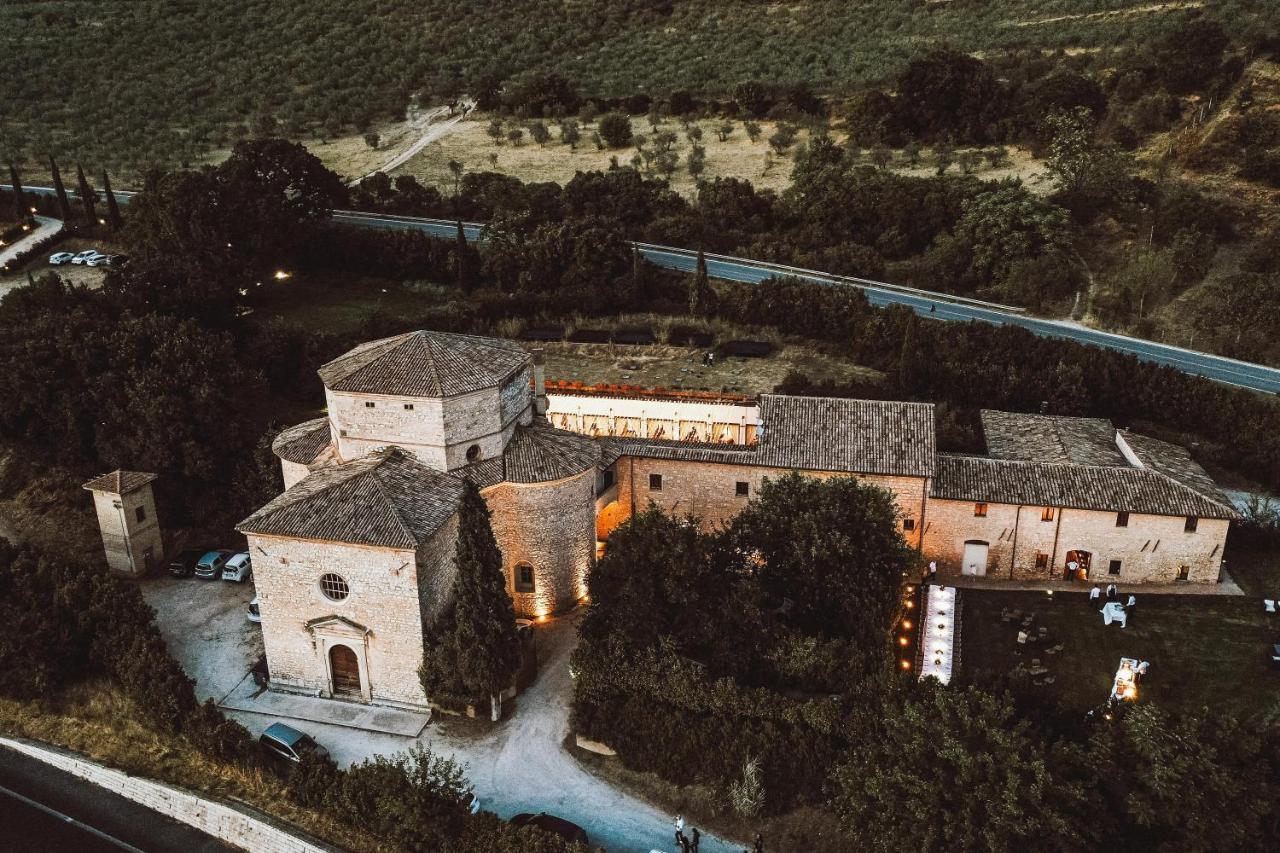 Chiesatonda Resort Spello Exterior photo